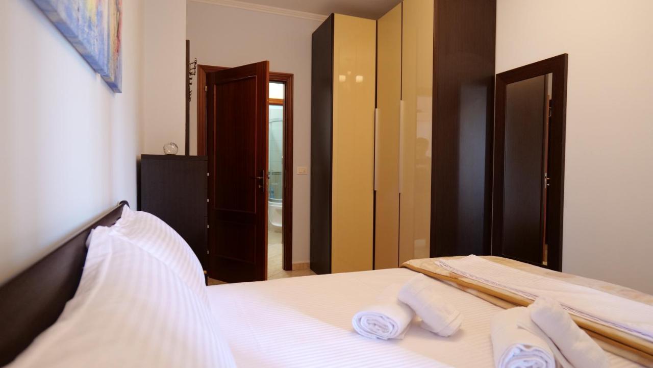 Top Location Kristi Apartments 05 Tiranë Ngoại thất bức ảnh