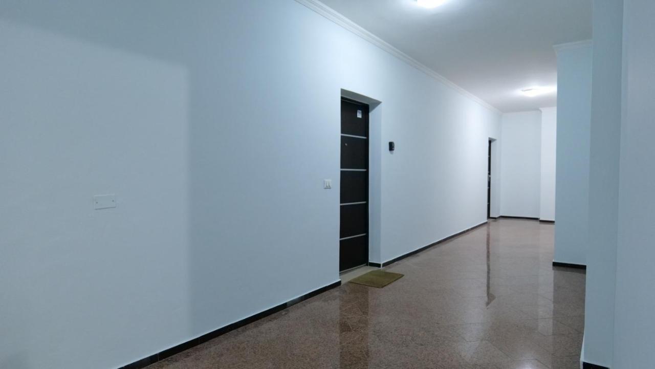 Top Location Kristi Apartments 05 Tiranë Ngoại thất bức ảnh