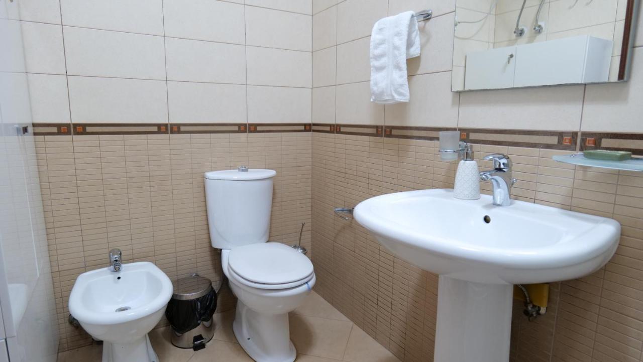 Top Location Kristi Apartments 05 Tiranë Ngoại thất bức ảnh