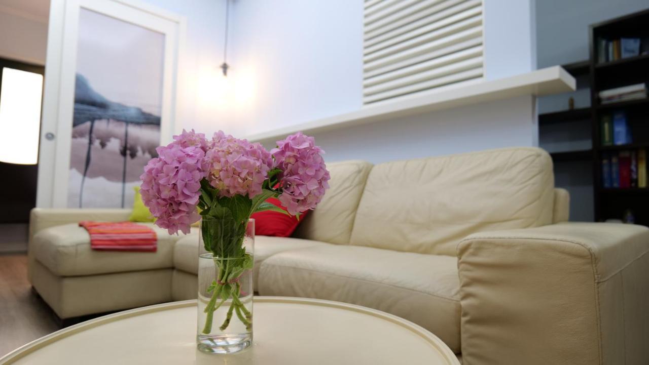 Top Location Kristi Apartments 05 Tiranë Ngoại thất bức ảnh
