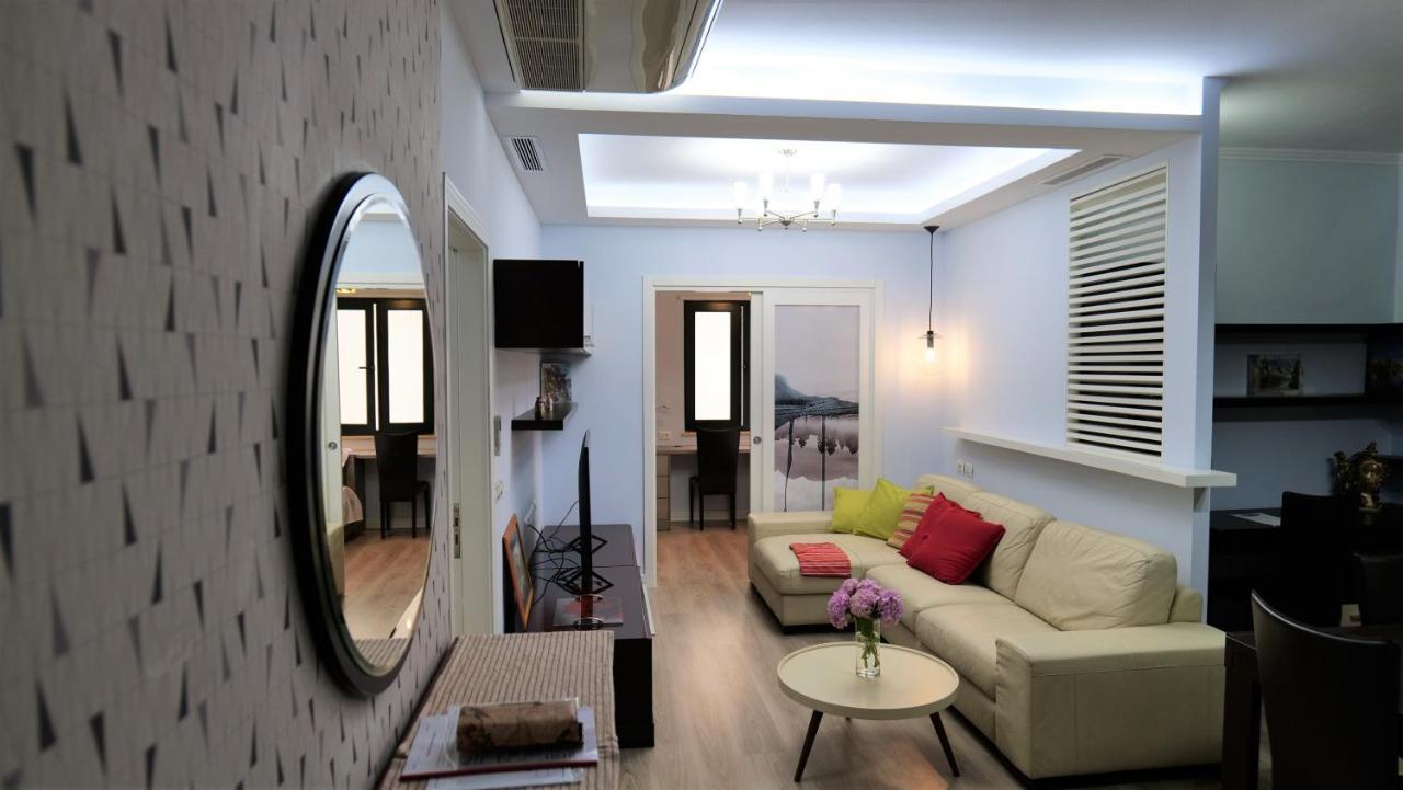 Top Location Kristi Apartments 05 Tiranë Ngoại thất bức ảnh