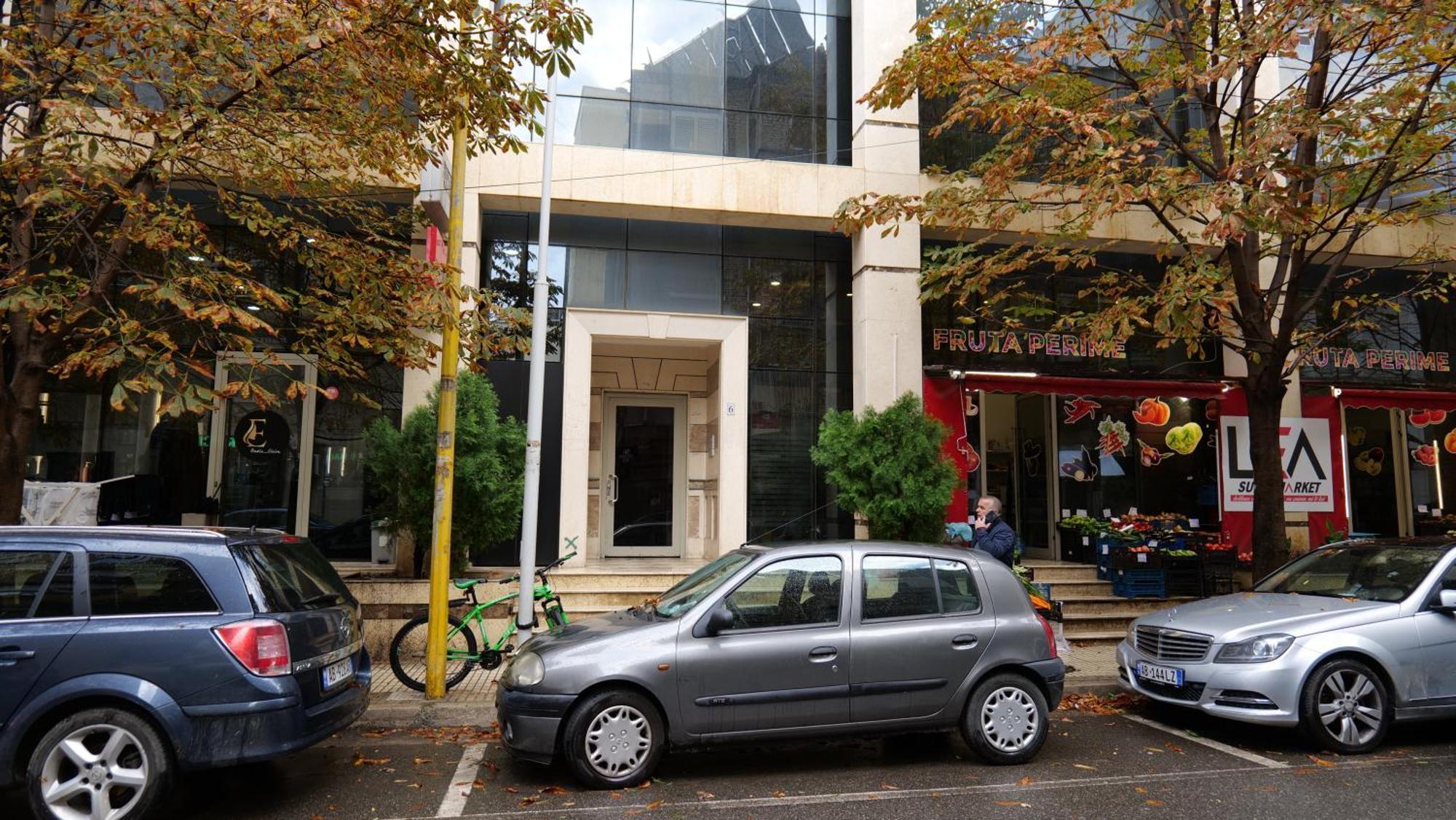 Top Location Kristi Apartments 05 Tiranë Ngoại thất bức ảnh