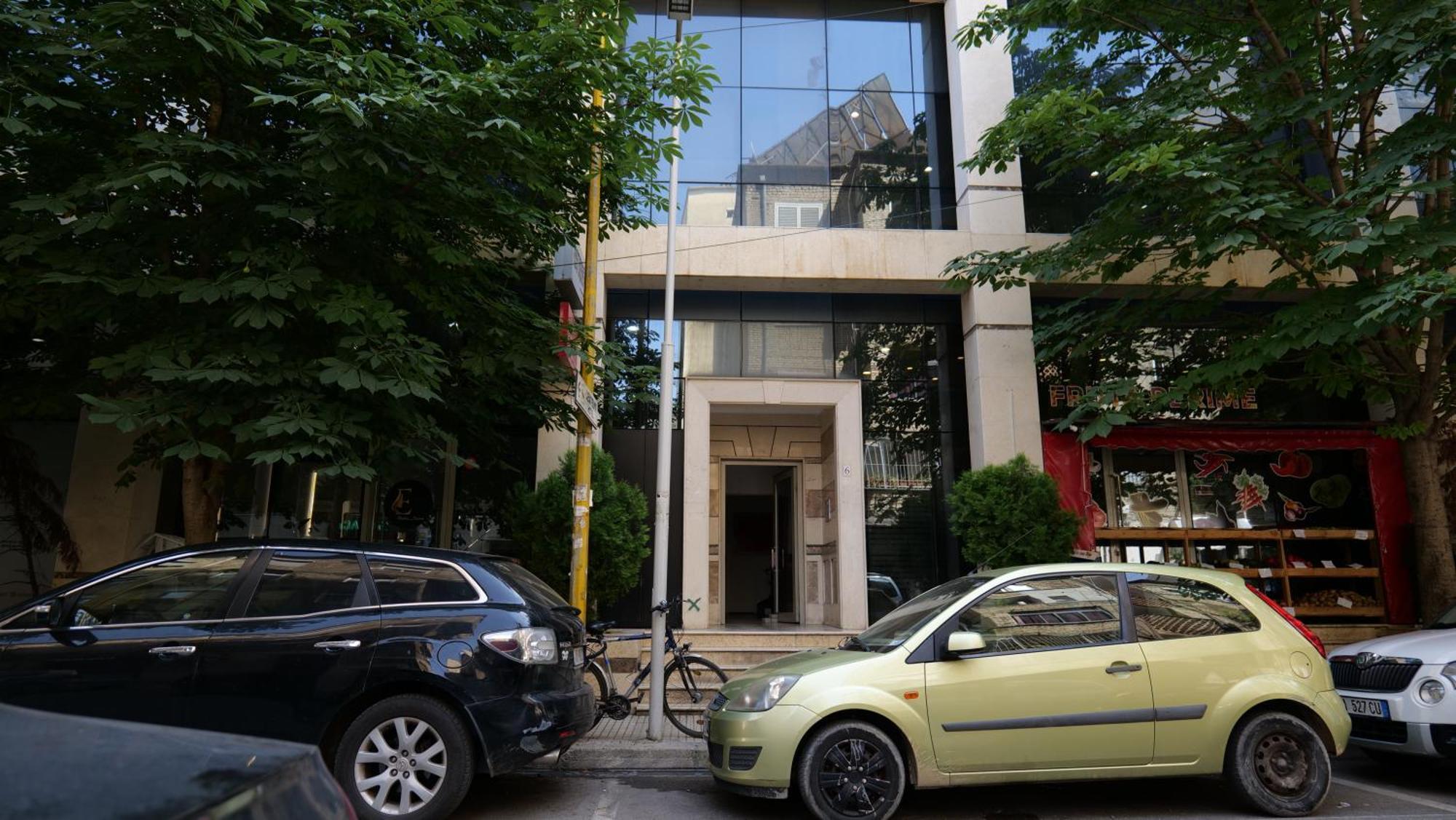 Top Location Kristi Apartments 05 Tiranë Ngoại thất bức ảnh