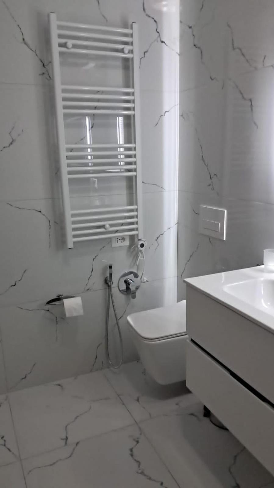Top Location Kristi Apartments 05 Tiranë Ngoại thất bức ảnh