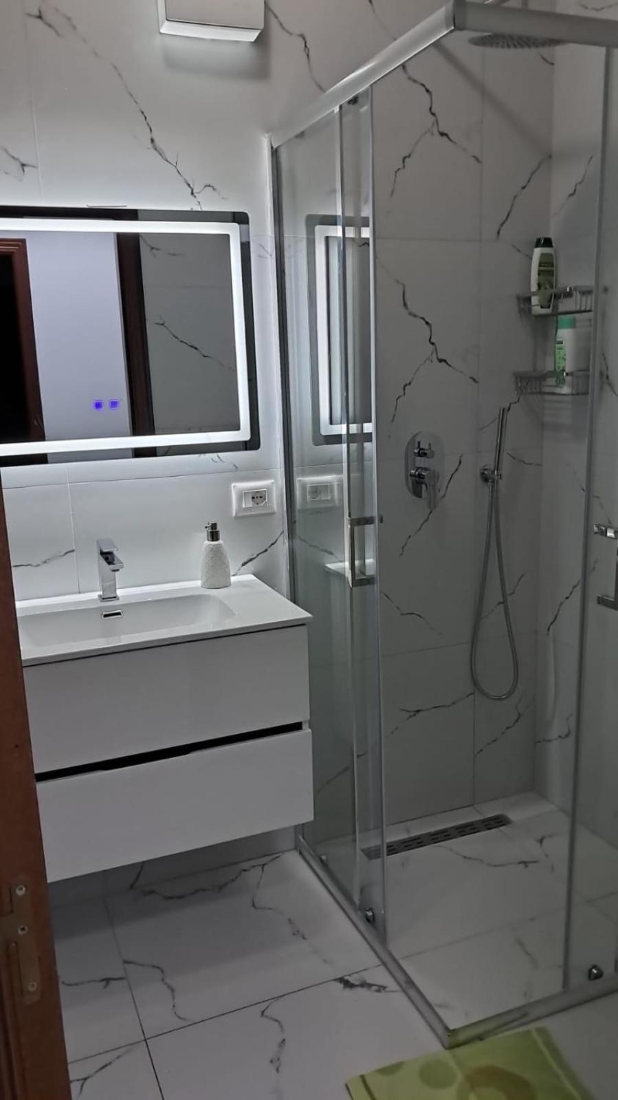 Top Location Kristi Apartments 05 Tiranë Ngoại thất bức ảnh