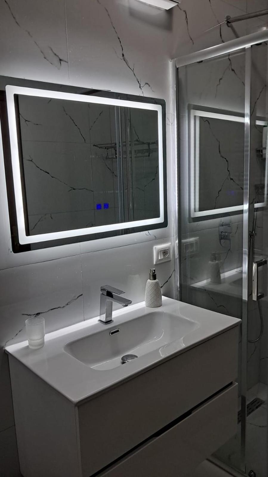 Top Location Kristi Apartments 05 Tiranë Ngoại thất bức ảnh